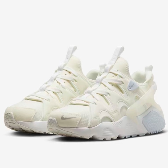 Wmns Air Huarache Craft 'Summit White Sail' Size 8.5 - Picture 1 of 13